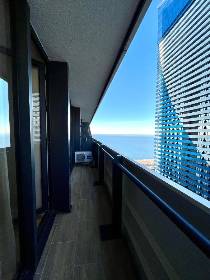 Orbi With Sea View شقة *